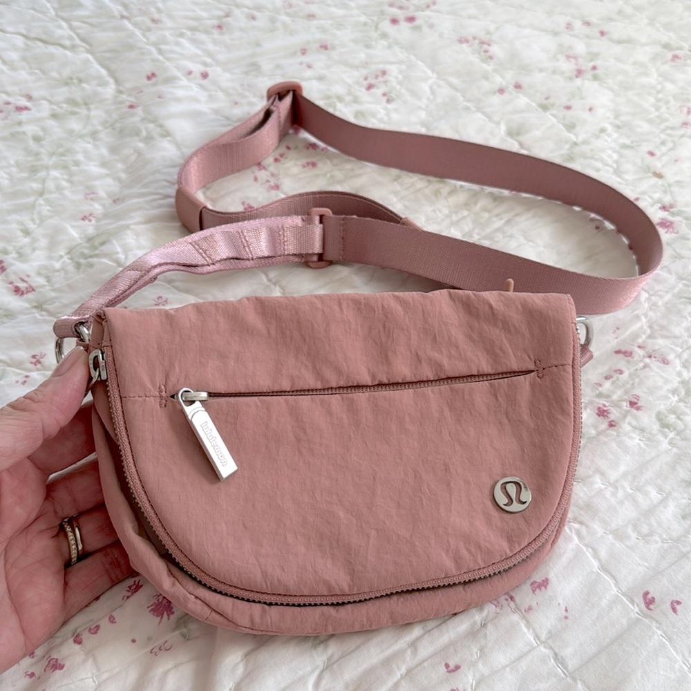 LULULEMON Crossbody Bag 2L
